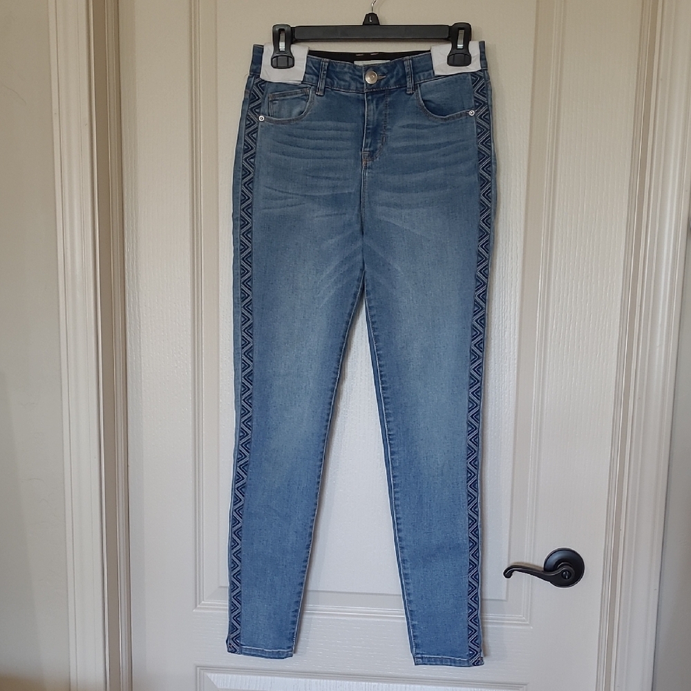 KNOX ROSE Light Blue Skinny Jeans with Patterned Sides Size 4